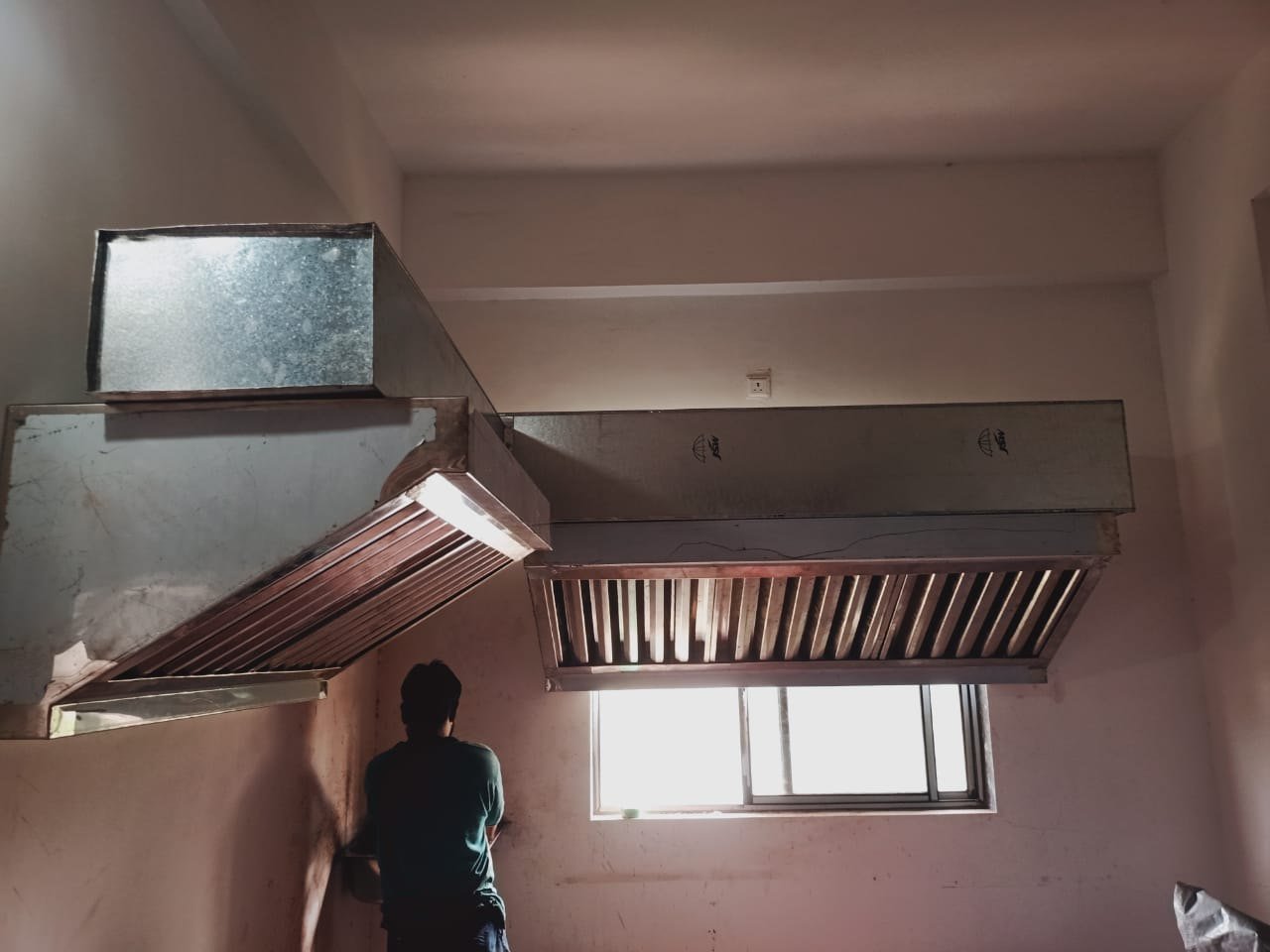 تركيب دكتات مطابخ المطاعم وفق اشتراطات البلدية