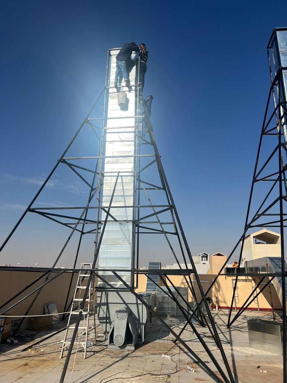 مشروع توريدات وتركيب مراوح الشفط عدد 3 لمطعم ركن دجاجتي في حي النظيم 
جهاز ماركة جرين هيك  صناعة امريكية قدرة 10000 cfm 
و جهازين ماركة سعودي فان صناعة سعودية بمحركات المانيا قدرة 9500 cfm 
وتركيبها وتشغيلها في لوحة الكهرباء 
واختبار الاداء والتاكد من سلامتها